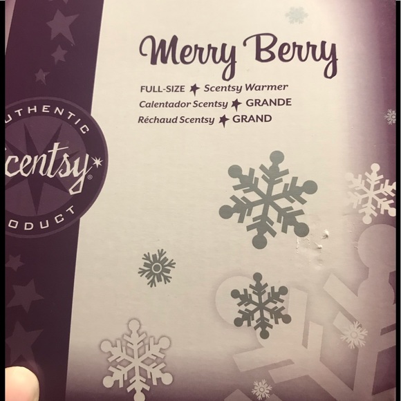 NWT Full size Scentsy Tart Warmer in a Christmas pattern. Box and bulb included. - Picture 9 of 12